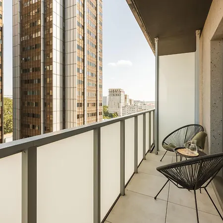 Urban Global 10th Floor No 7- Balcony -free Garage Apartament *
