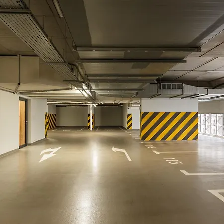Urban Global 10th Floor No 7- Balcony -free Garage * קטוביץ